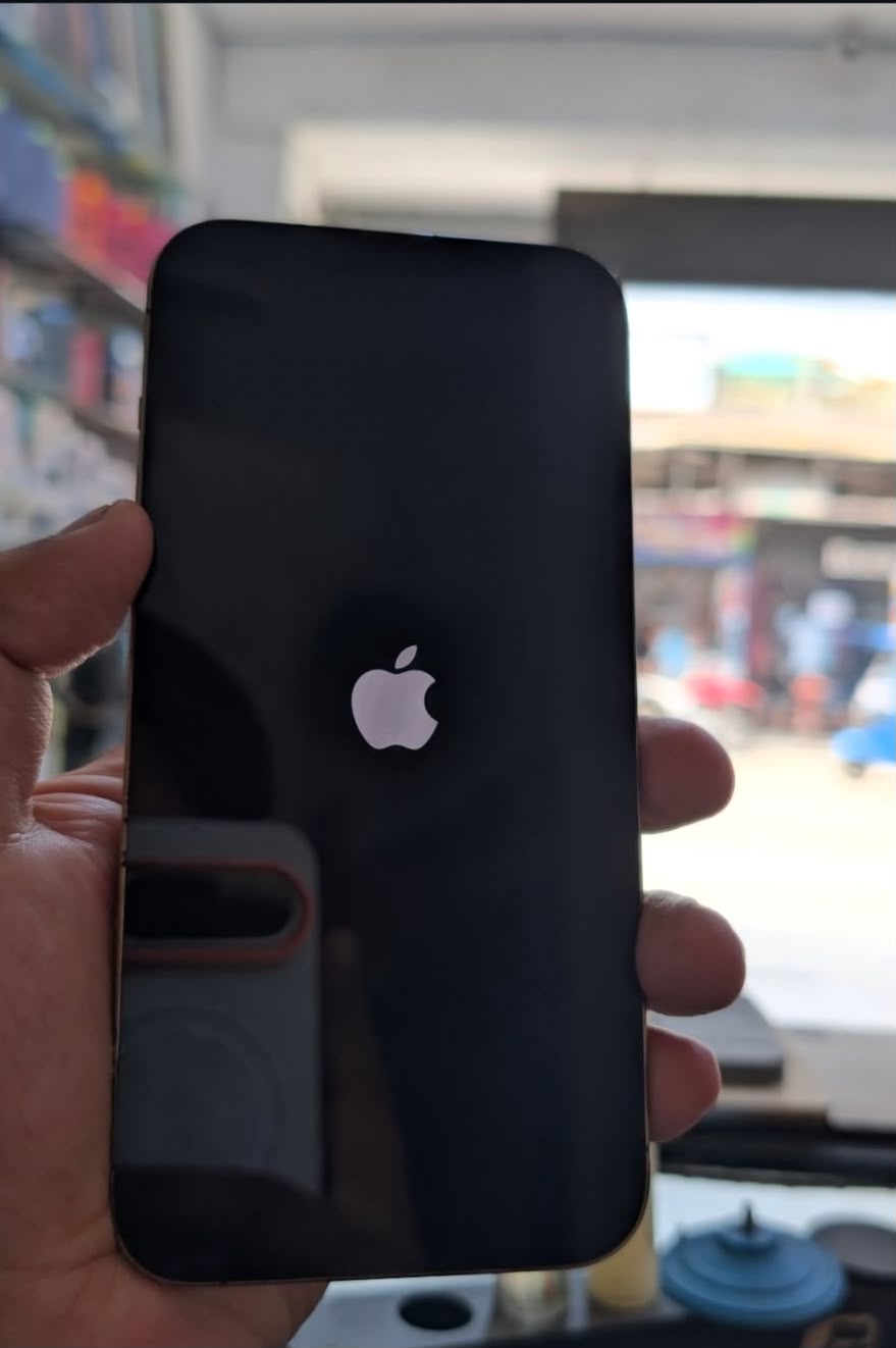 iPhone 13 - pantalla amarilla despues